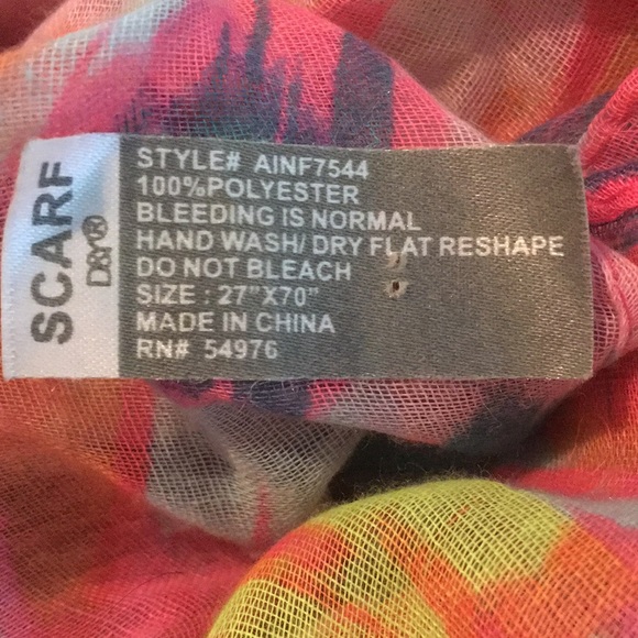 Colorful scarf - Picture 3 of 3